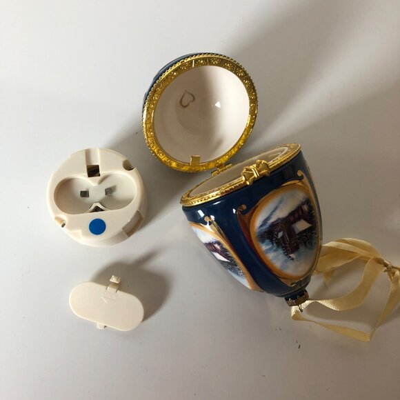 Mr Christmas Valerie Hill Holiday Blue Egg Music Box Ornament Trinket Box 2008 - Picture 2 of 8